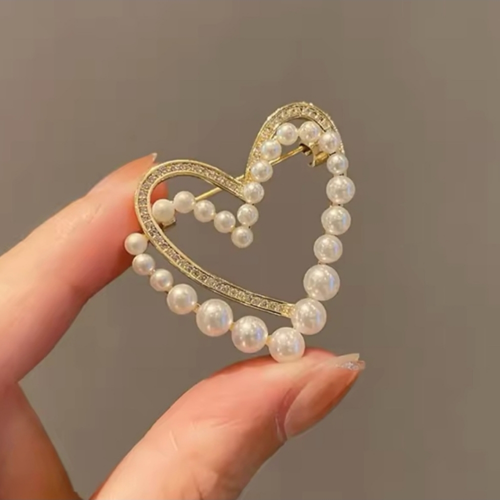Elegant Gold and Silver Heart Brooch with Pearls - Picture 1 of 1
